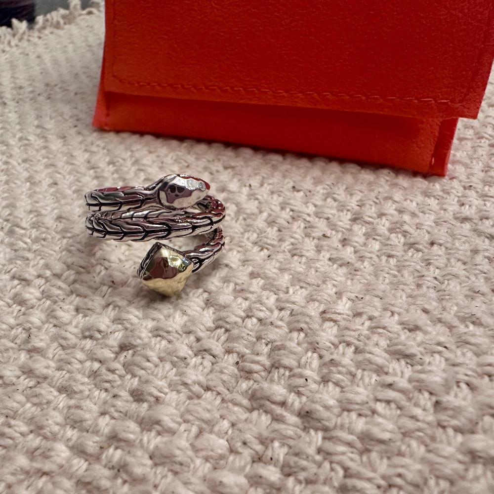 Carved Chain Palu Coil Ring